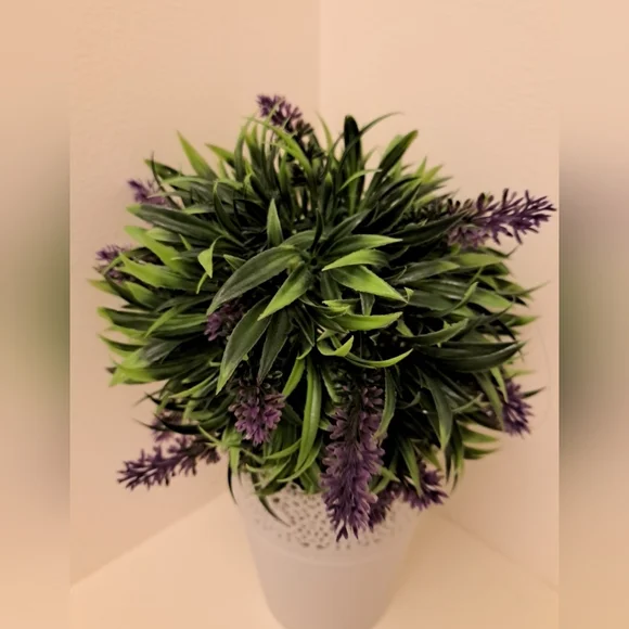 Artificial Lavender And Green Leaf Decor - Picture 3 of 3
